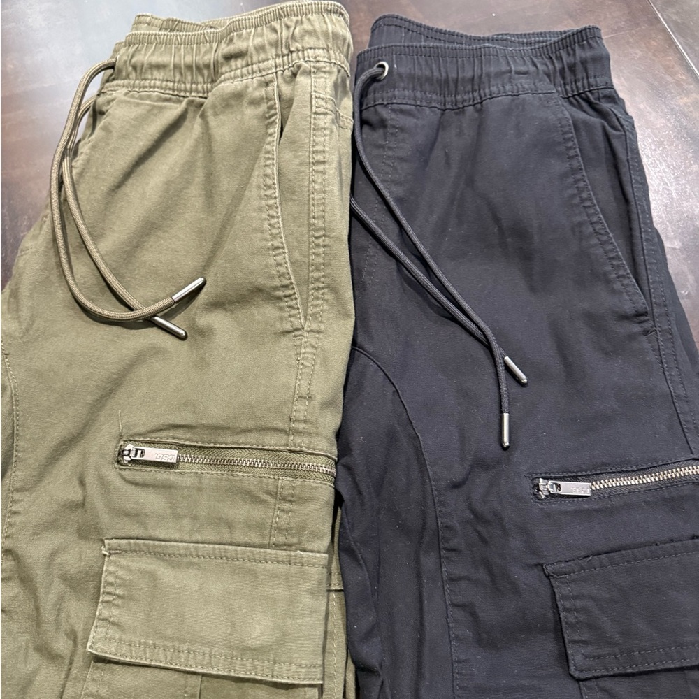 CSG 2-Piece Bundle Men  Cargo Pants Size Small 
USED in excellent condition.